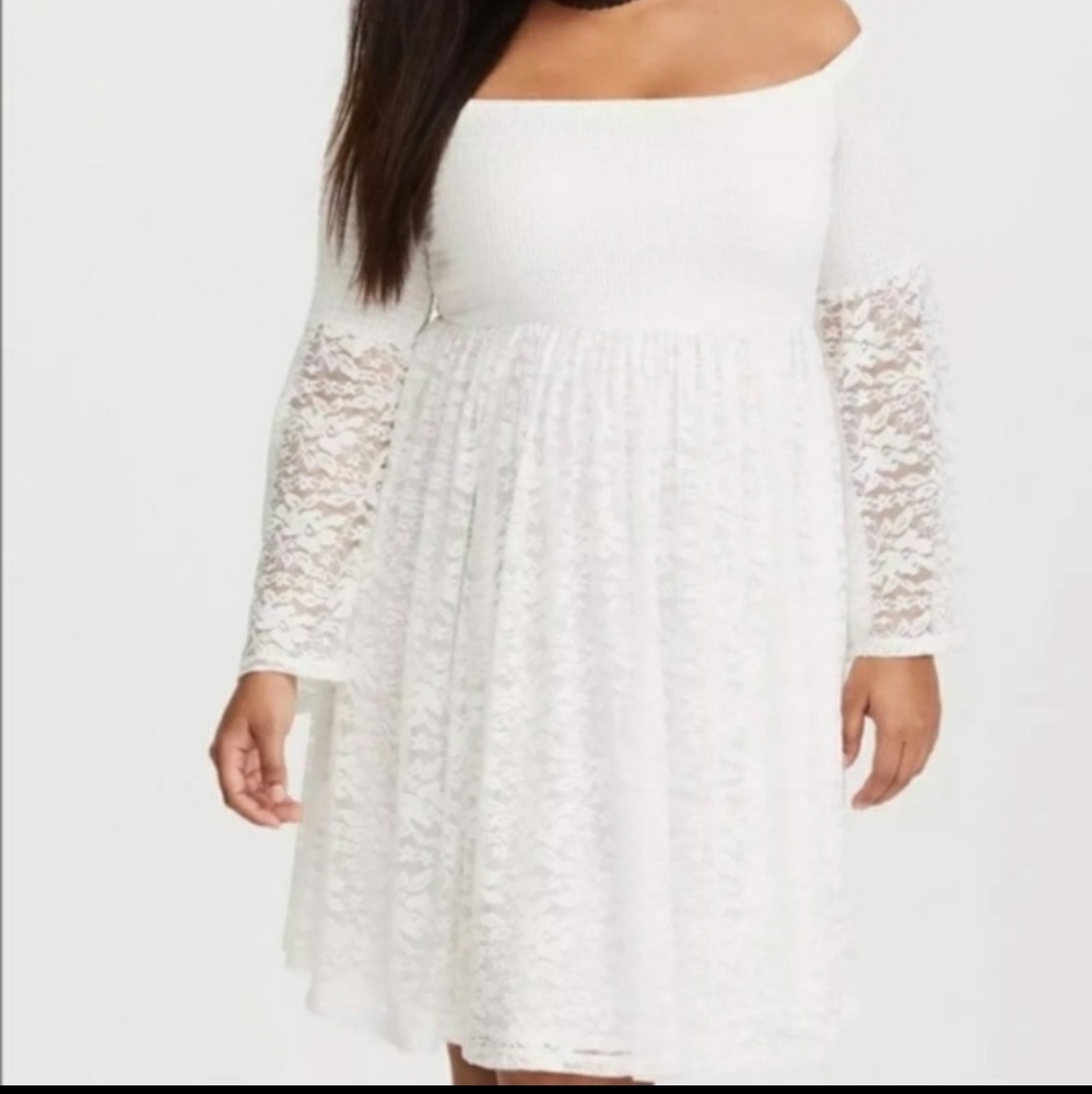 White lace off the shoulder torrid dress Size 1X